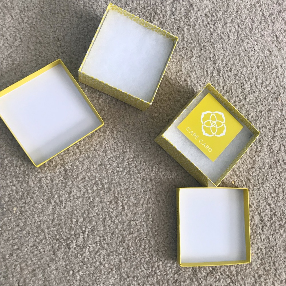 Kendra Scott boxes